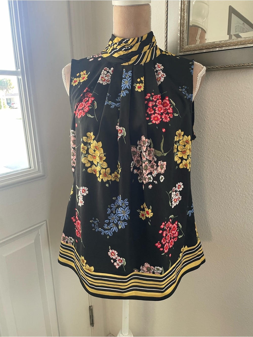 7th Avenue, NY & Company, Floral Print Black Sleeveless Blouse with High Neck, M